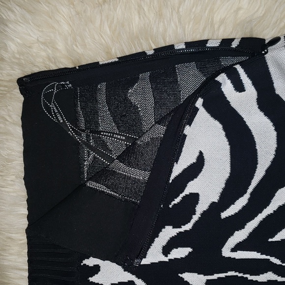 Herve Leger Knitted Zebra Print Pencil Skirt XS NWT - Picture 6 of 8